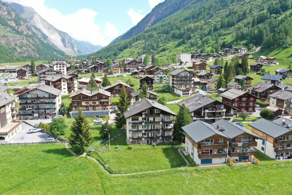 Ferienwohnung Relaxing Loft Haven Near Zermatt - Parking Free Täsch Exterior foto